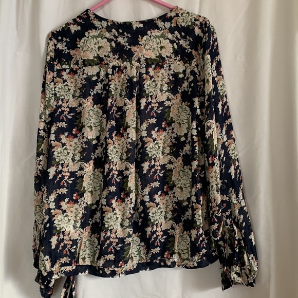 NWT long sleeve top - Picture 4 of 6